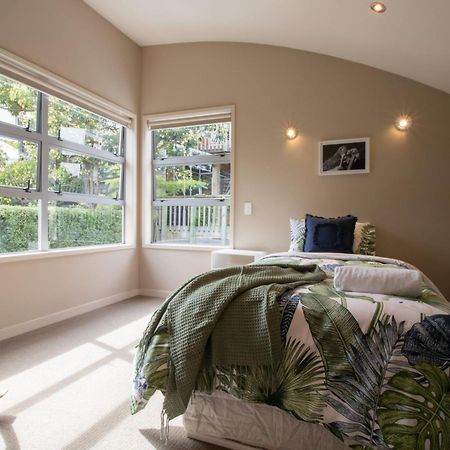 Great Location On Gilbert Central Ню Плимут Екстериор снимка