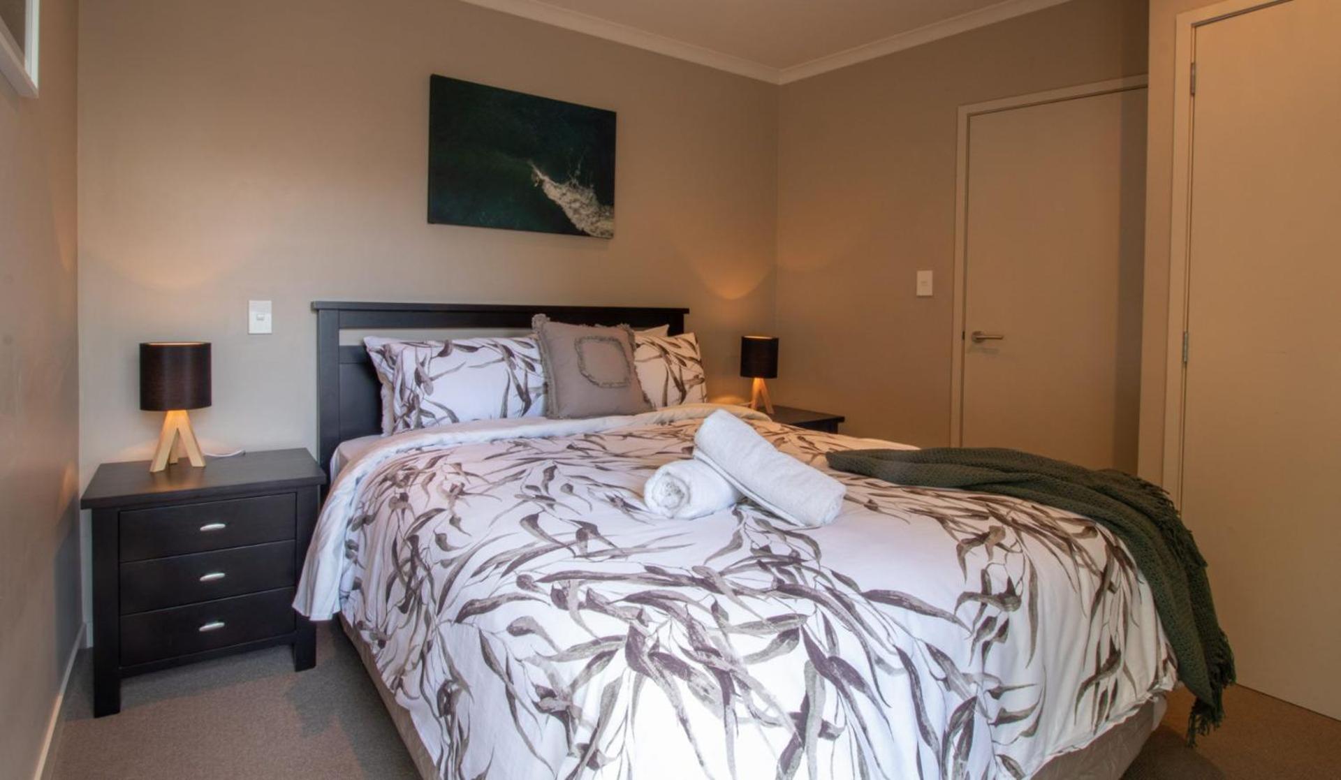 Great Location On Gilbert Central Ню Плимут Екстериор снимка