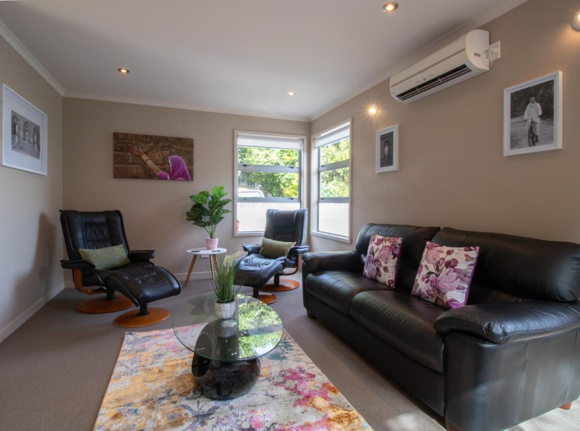 Great Location On Gilbert Central Ню Плимут Екстериор снимка
